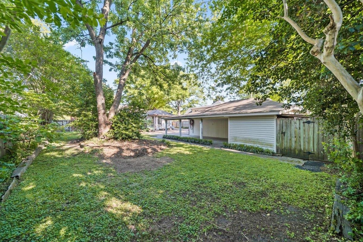 69 N WHITE STATION RD