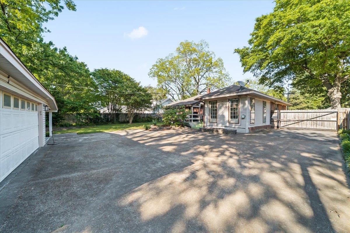 69 N WHITE STATION RD