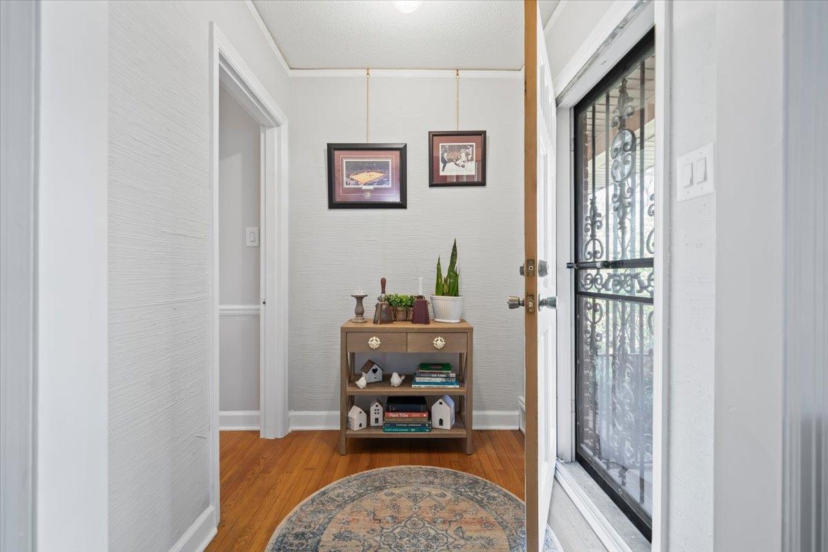 69 N WHITE STATION RD