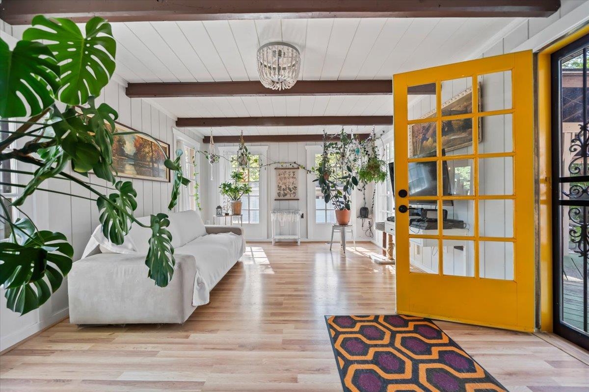 69 N WHITE STATION RD