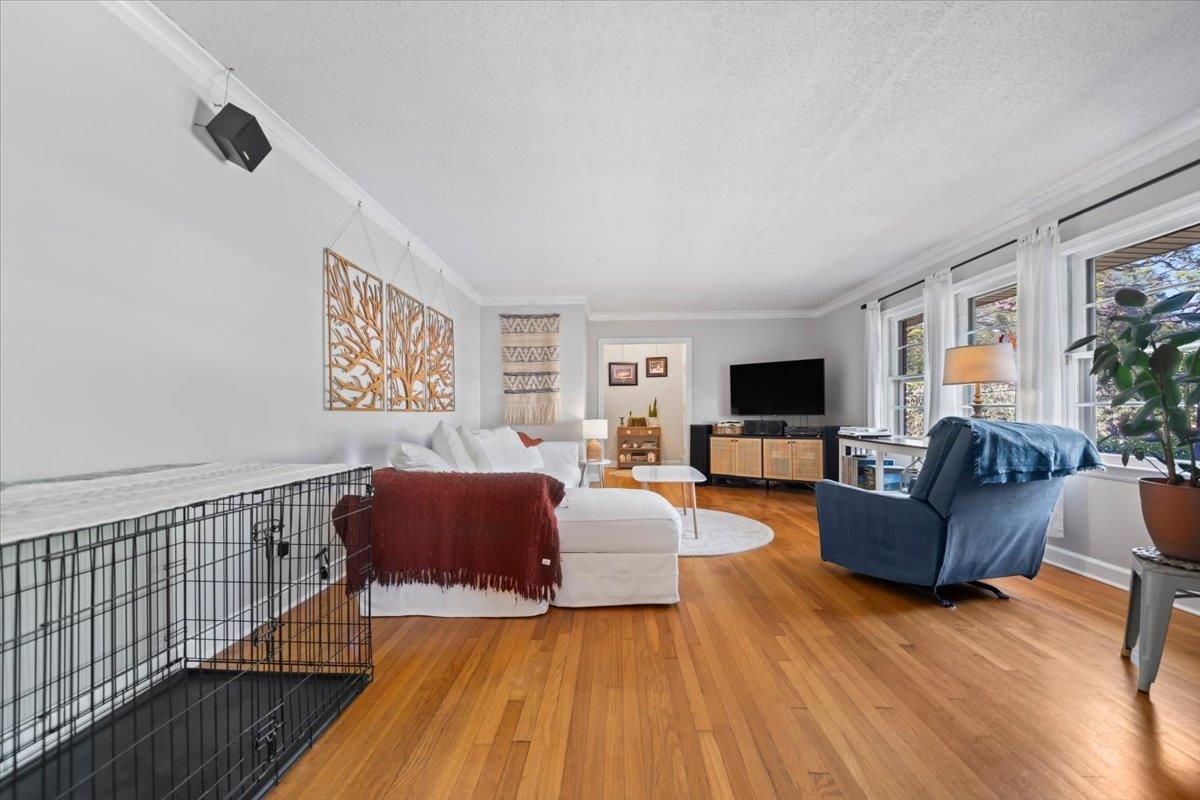 69 N WHITE STATION RD