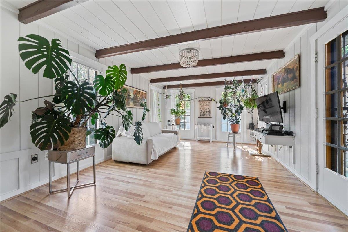 69 N WHITE STATION RD