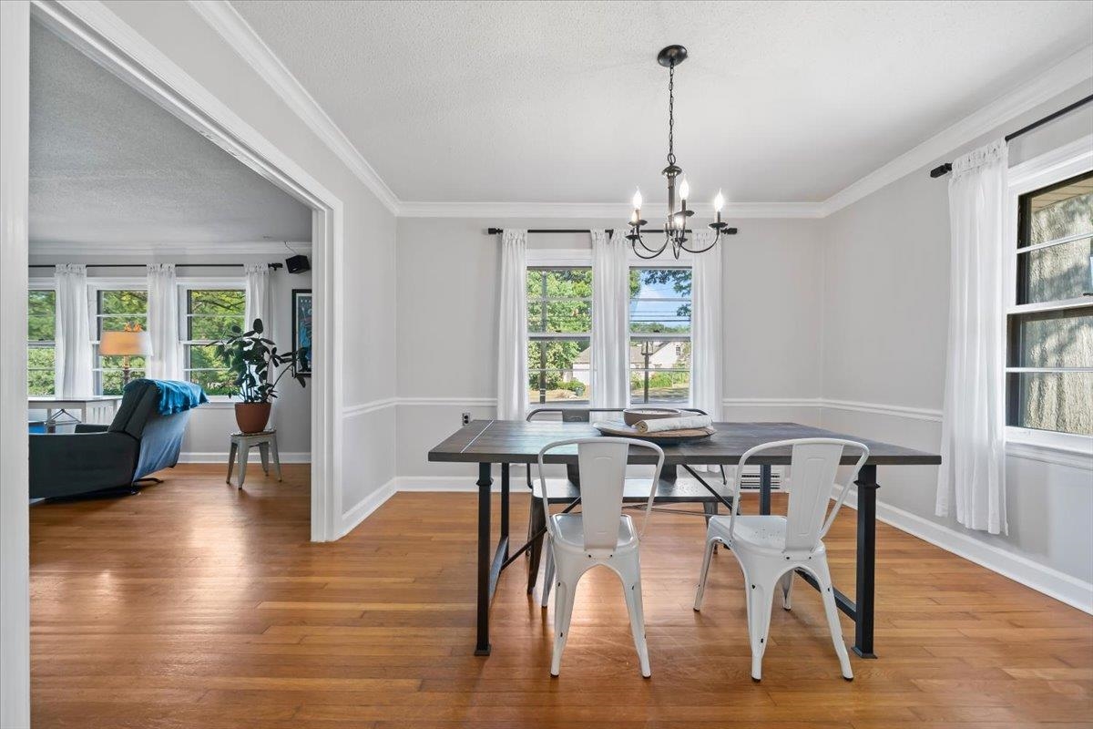 69 N WHITE STATION RD