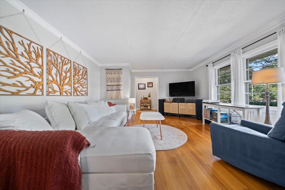 69 N WHITE STATION RD