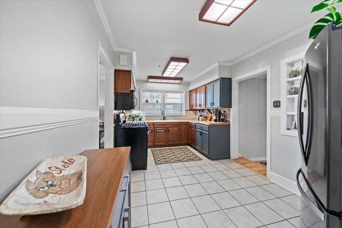 69 N WHITE STATION RD