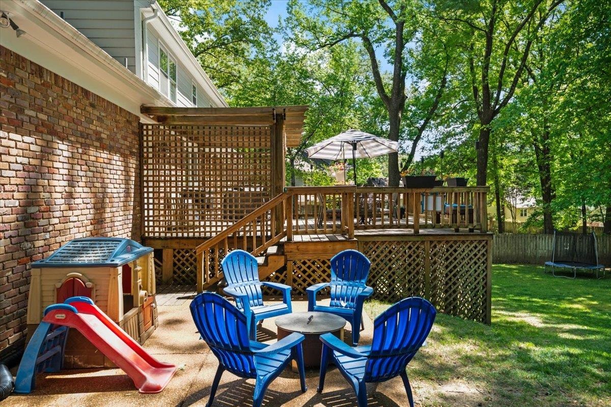 2137 WOODSIDE DR