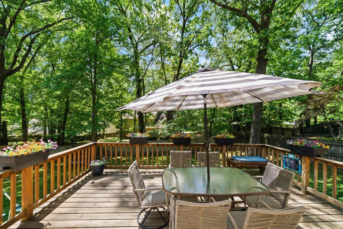 2137 WOODSIDE DR