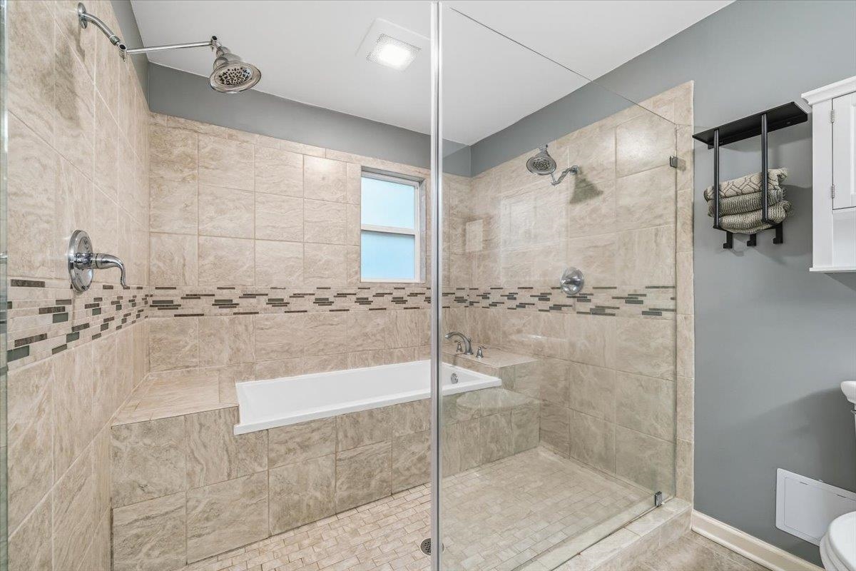 2137 WOODSIDE DR