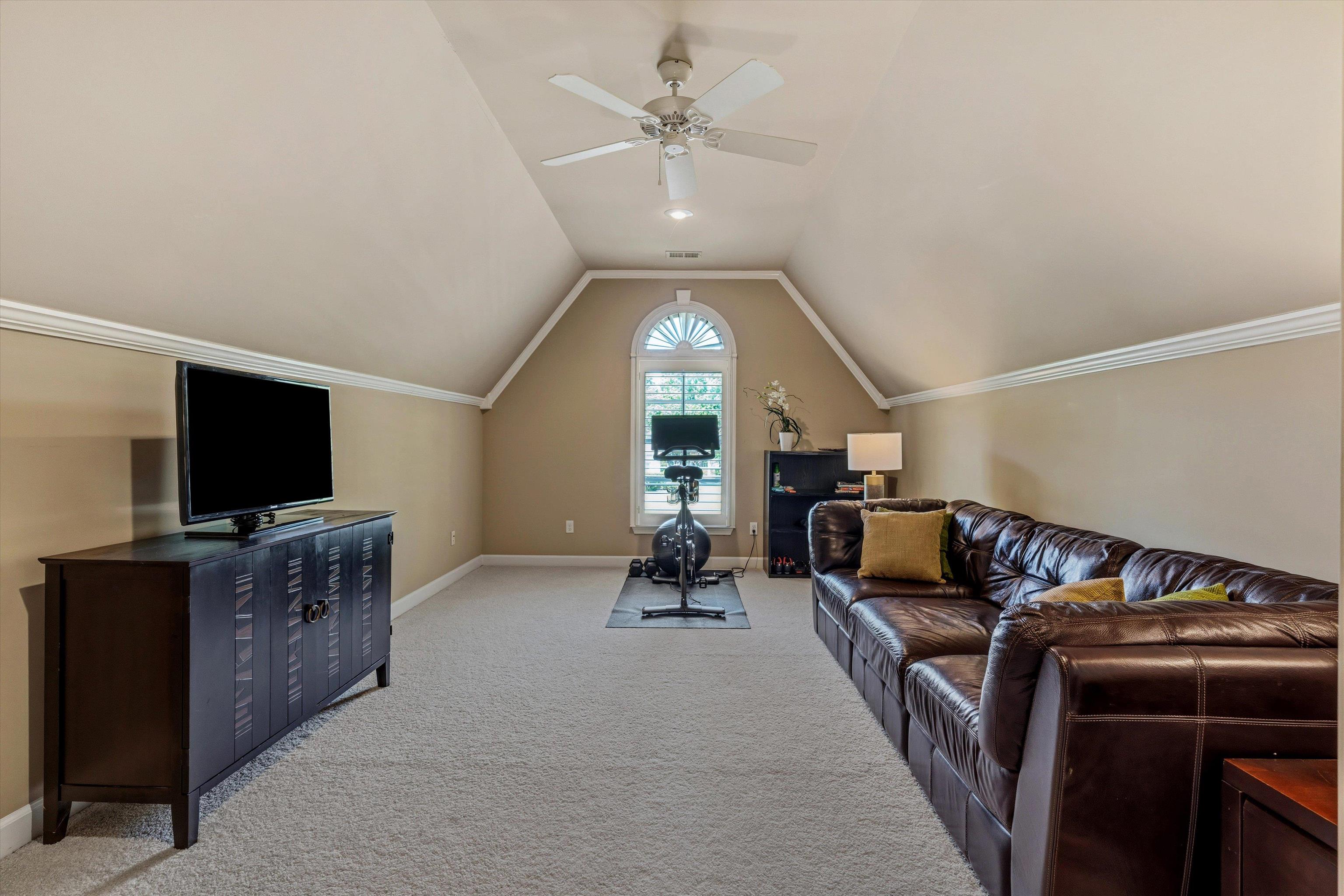 3333 BEDFORD LN