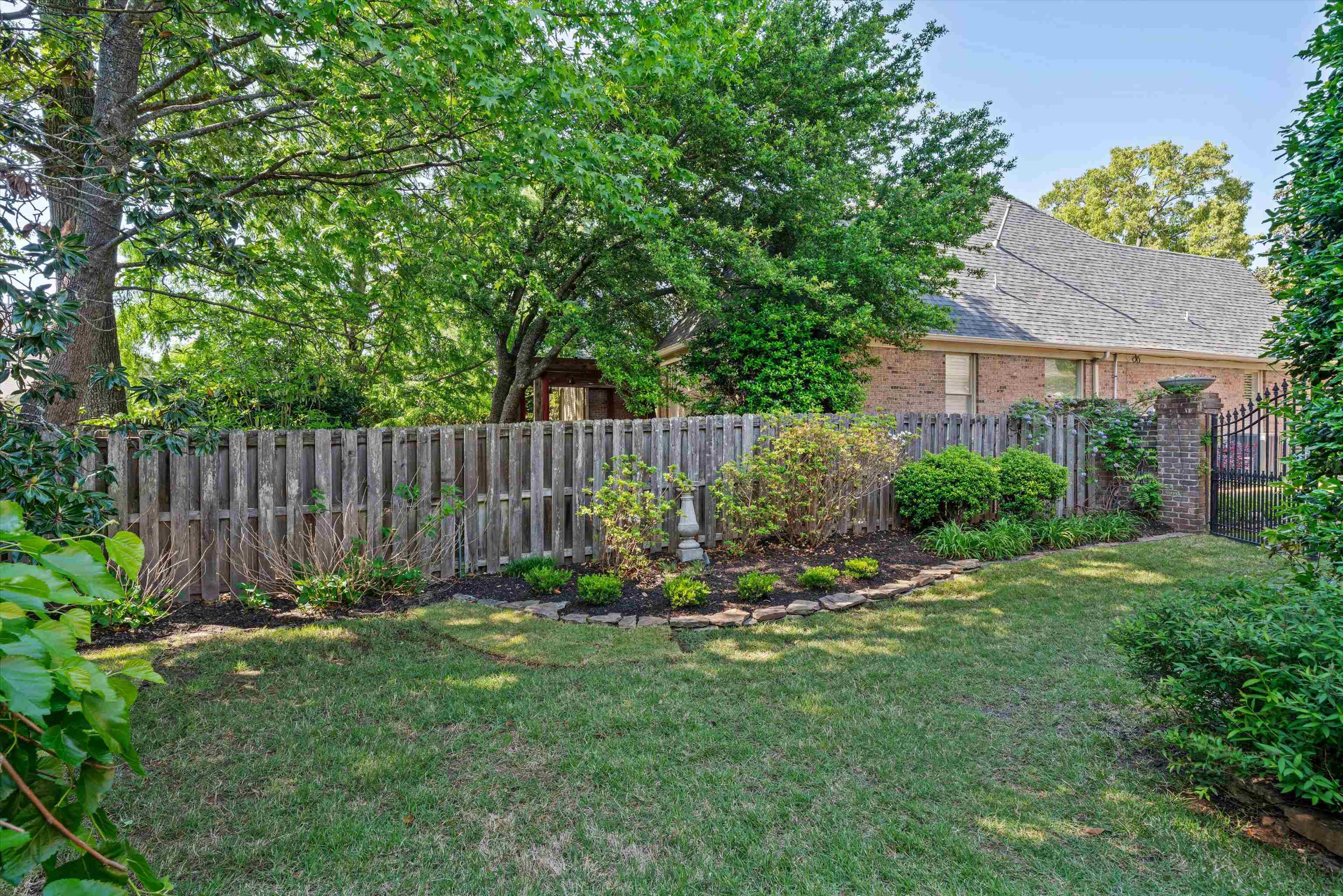 3333 BEDFORD LN