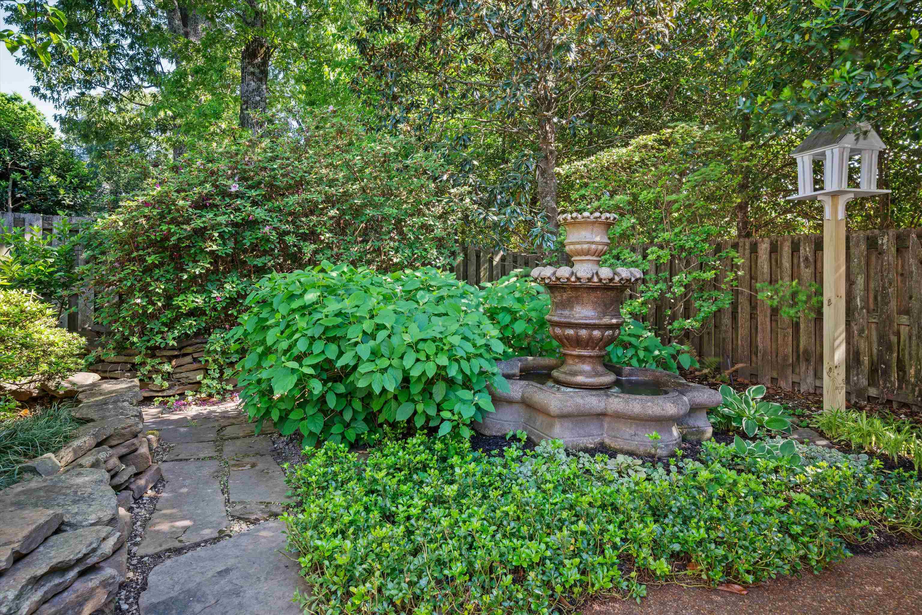 3333 BEDFORD LN