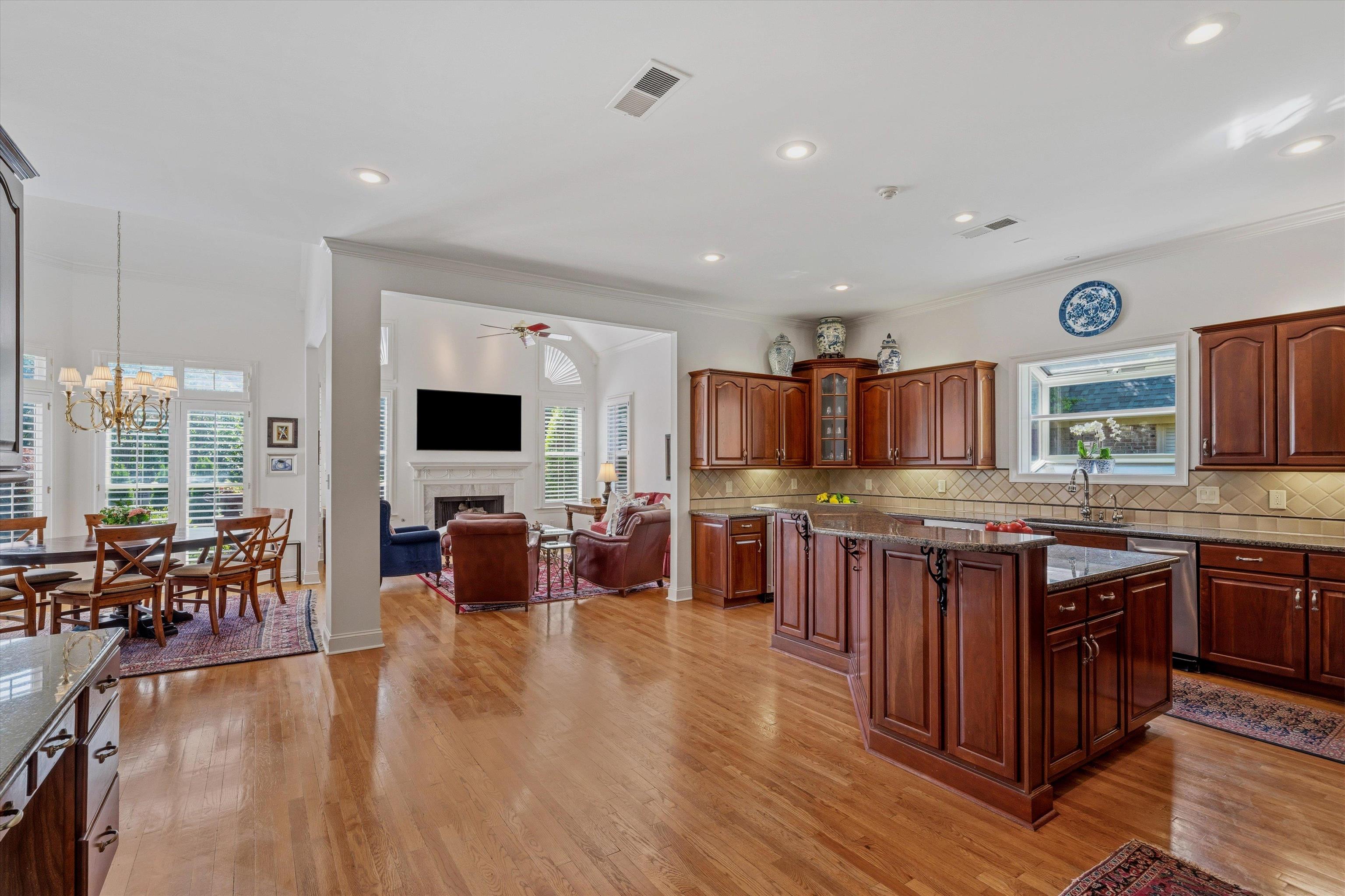 3333 BEDFORD LN