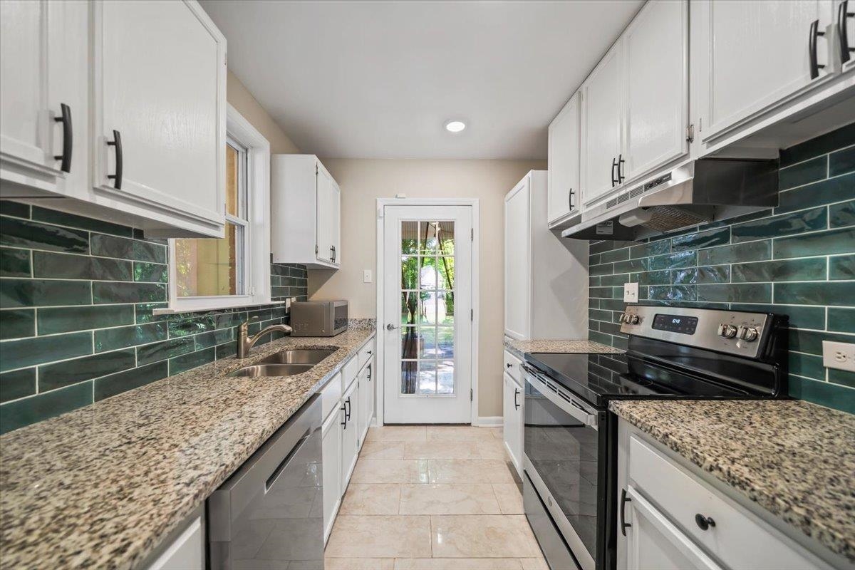 464 SHARON DR
