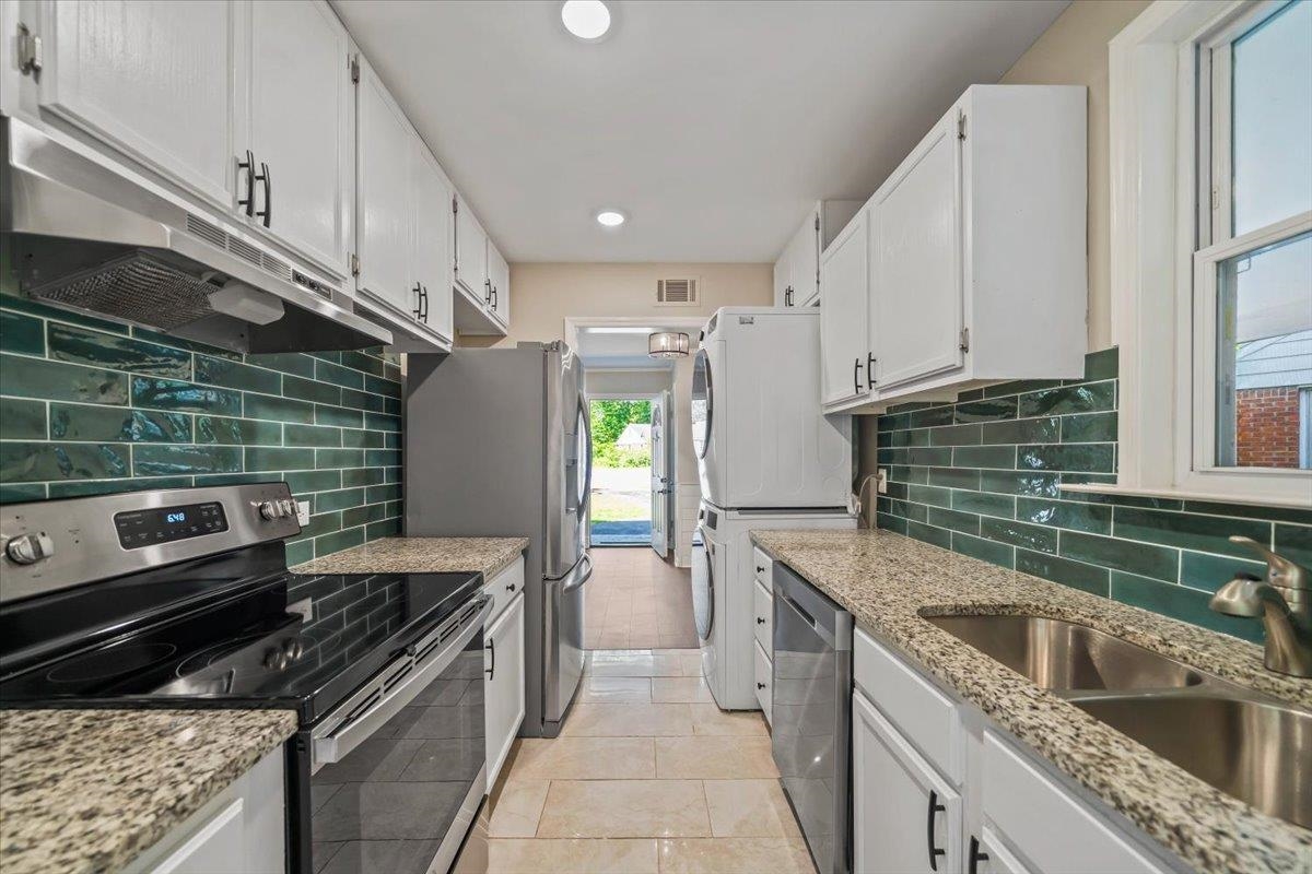 464 SHARON DR