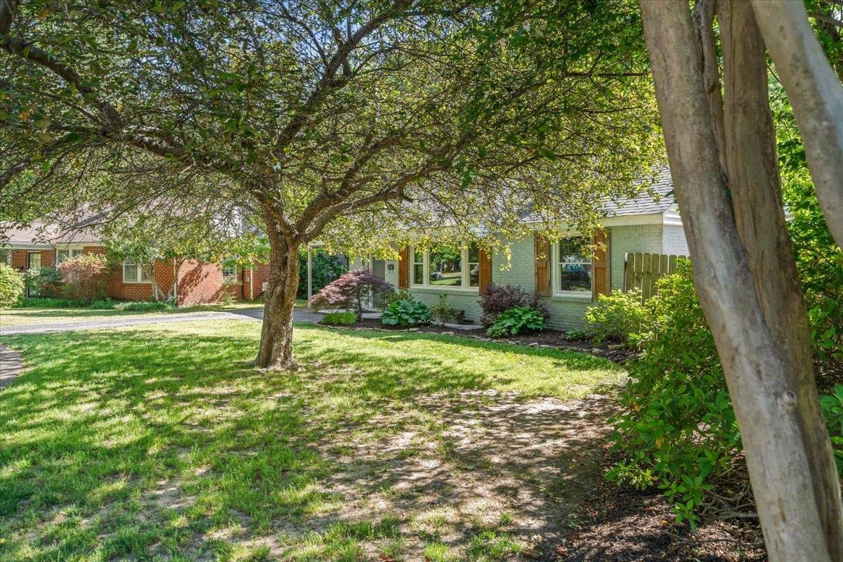 464 SHARON DR