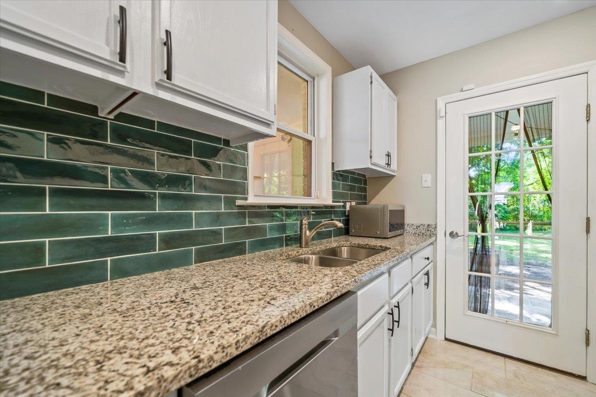 464 SHARON DR