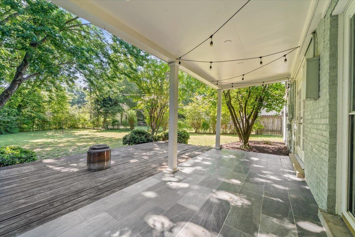 464 SHARON DR