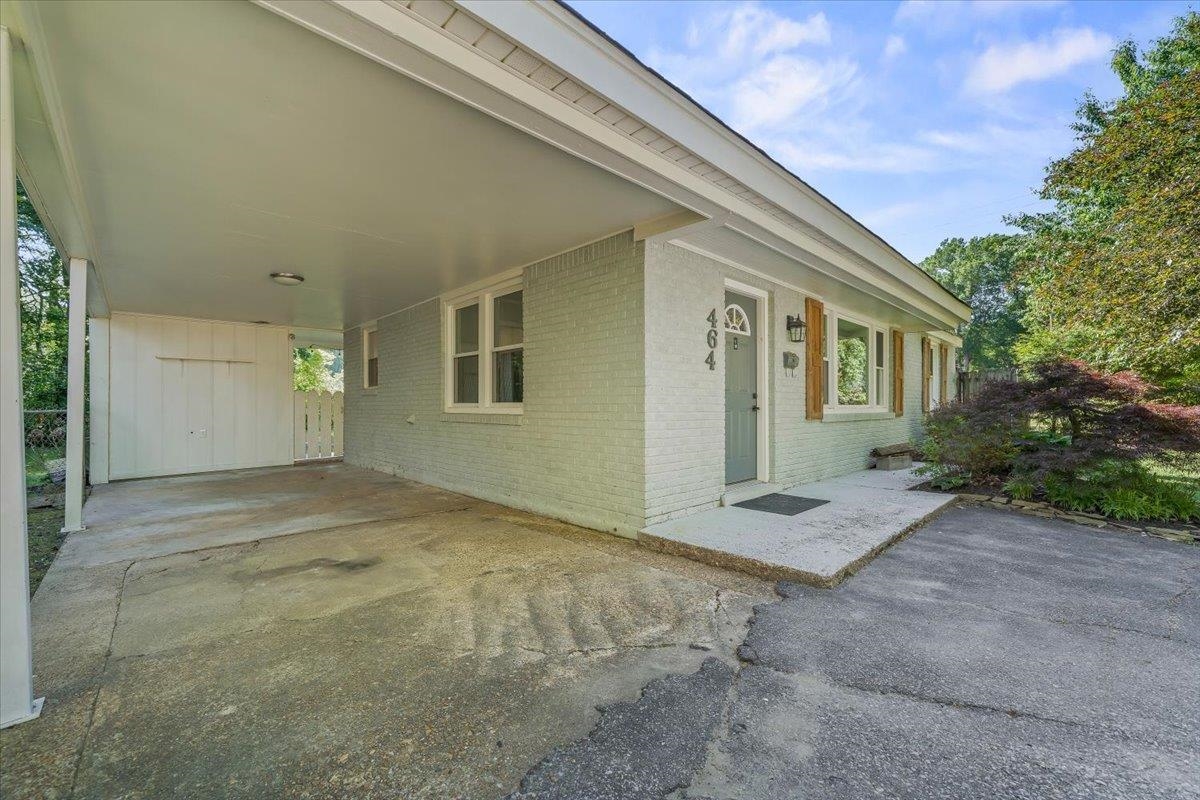 464 SHARON DR