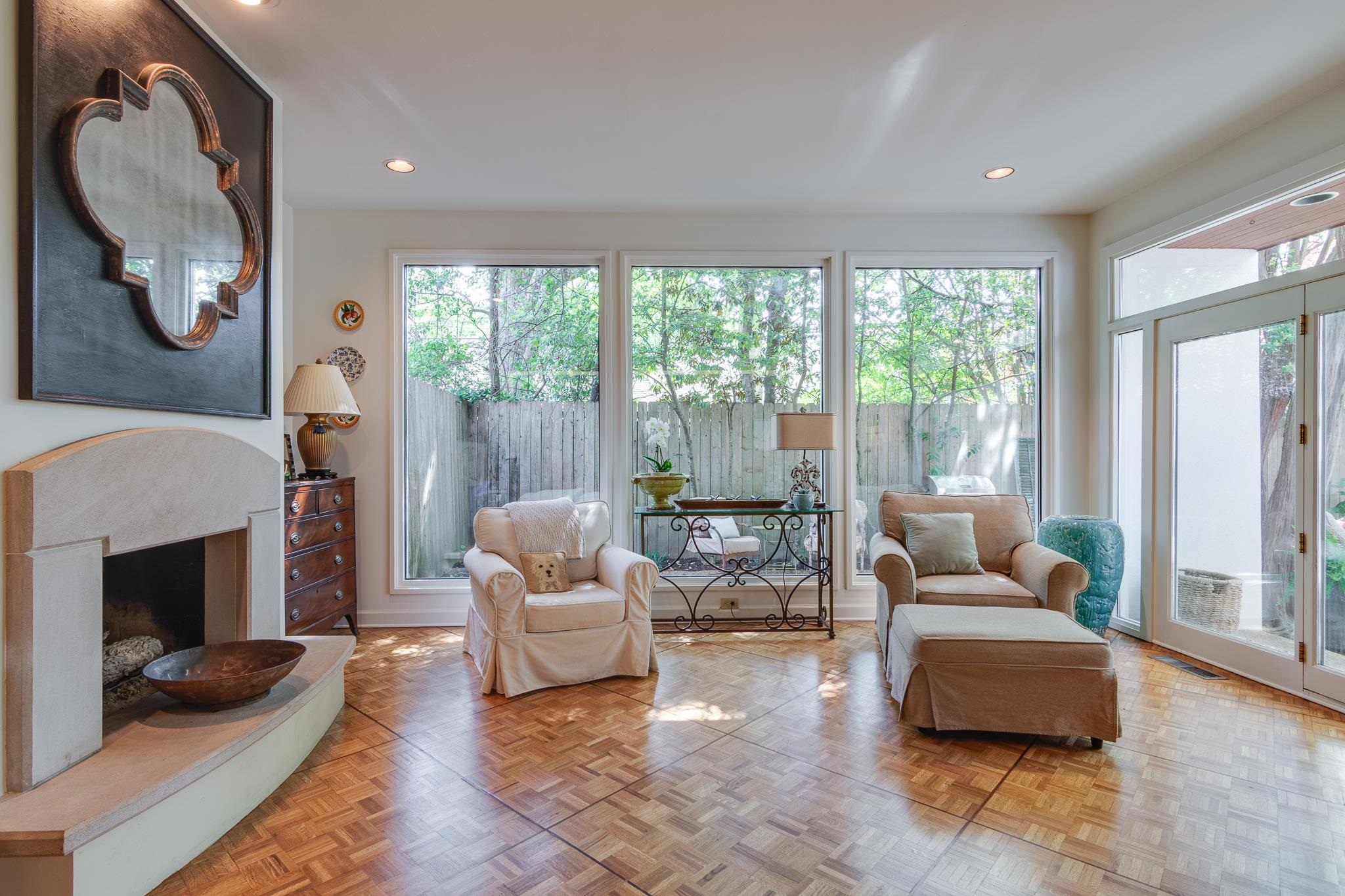 578 COUNTRY CLUB LN