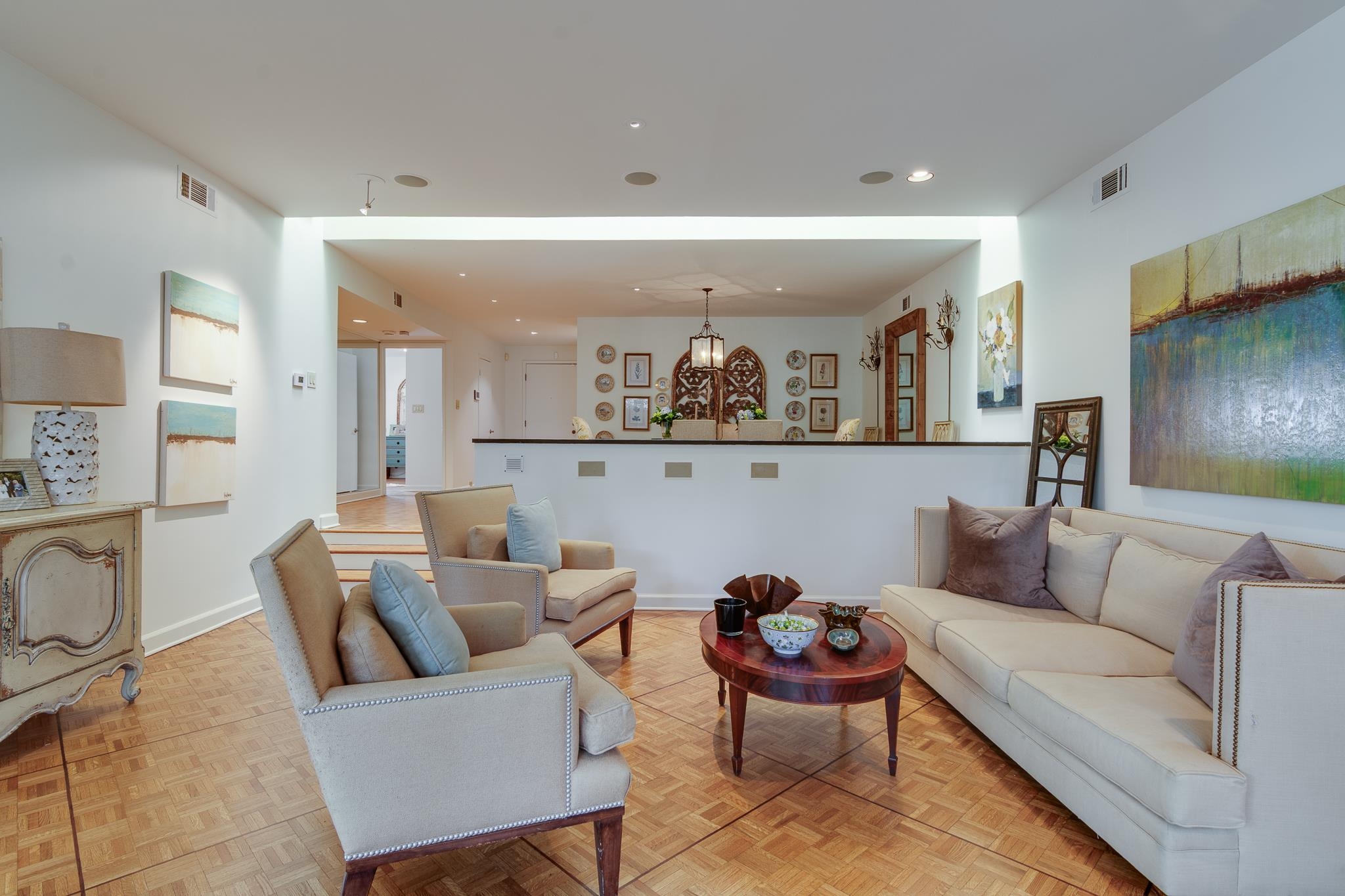 578 COUNTRY CLUB LN