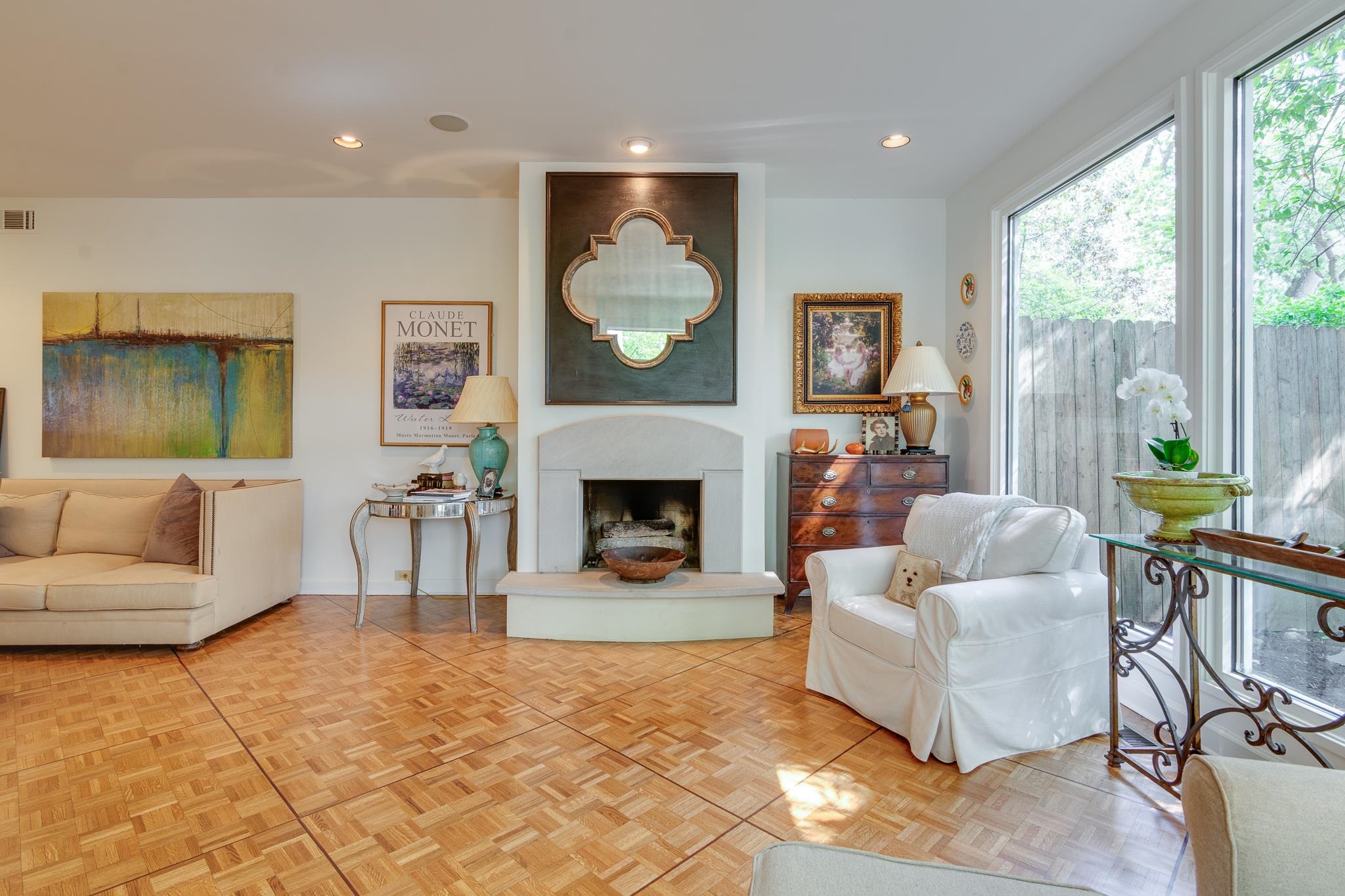 578 COUNTRY CLUB LN