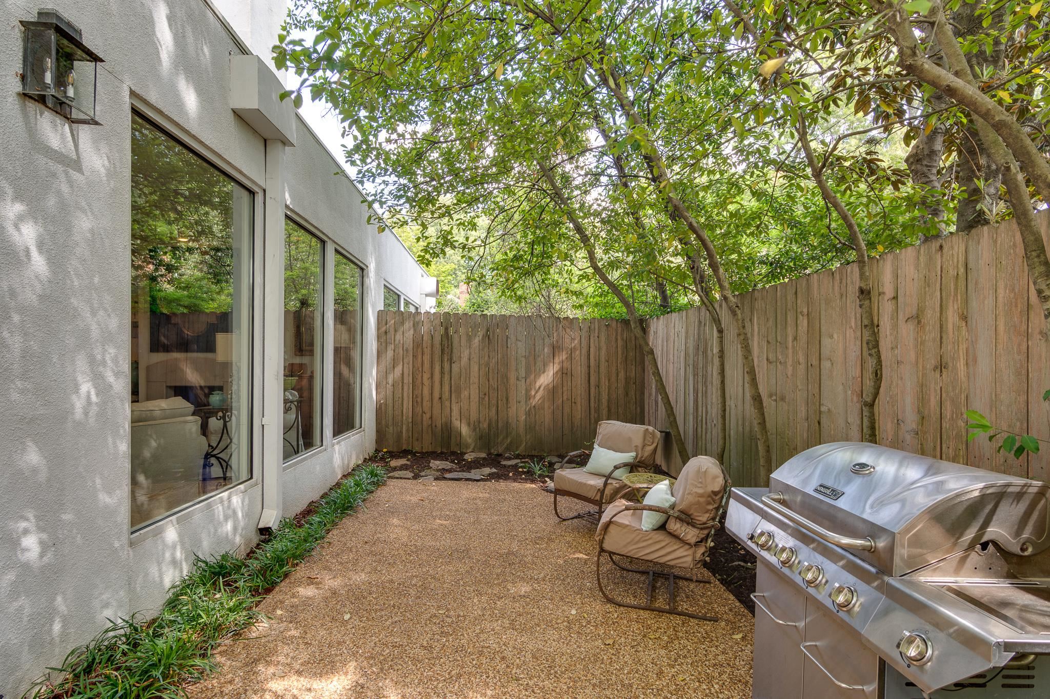 578 COUNTRY CLUB LN