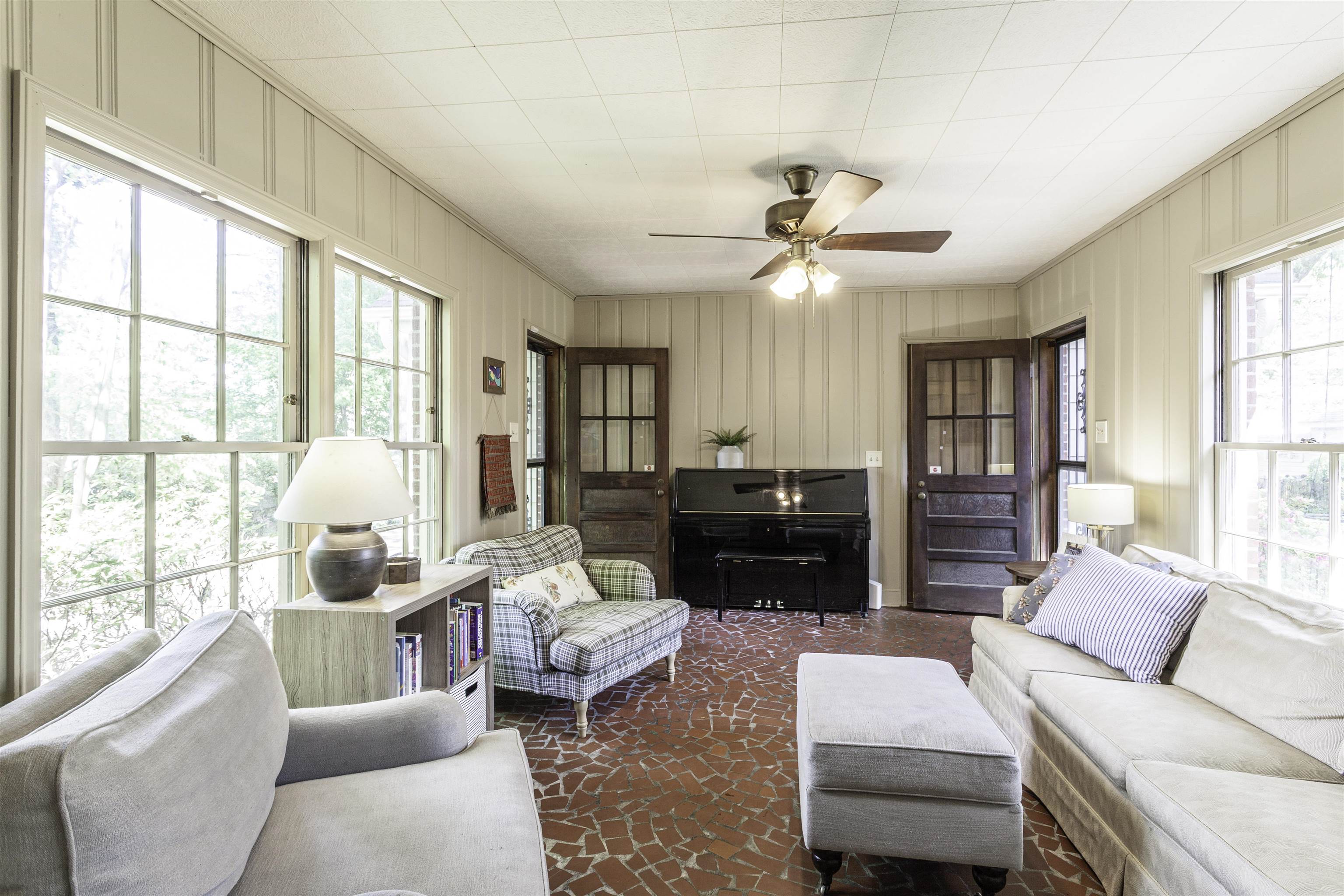 480 COLONIAL RD