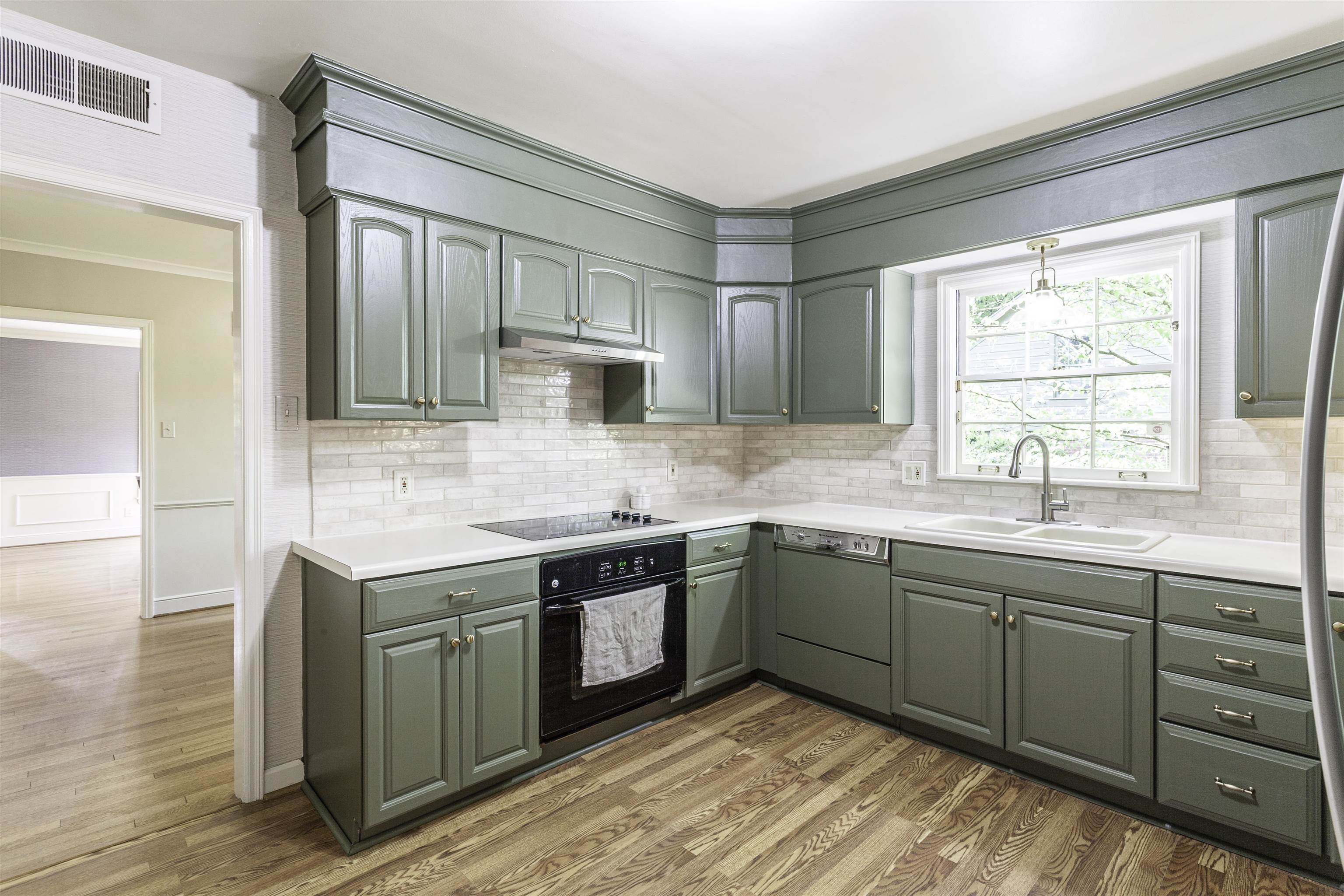480 COLONIAL RD