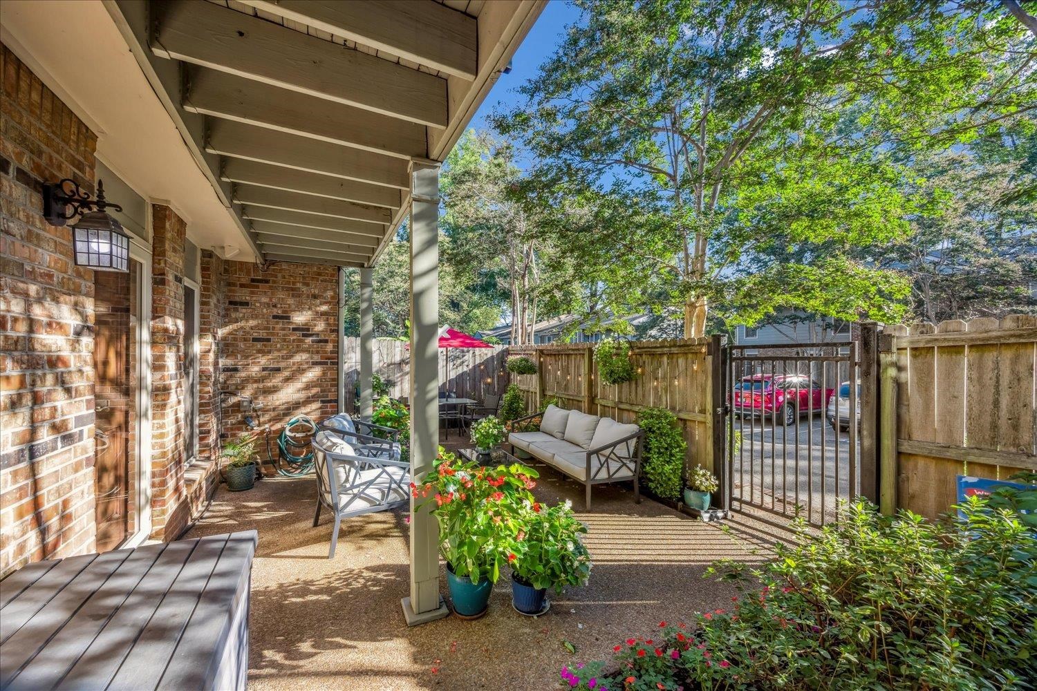 699 HOTCHKISS LN Unit: D