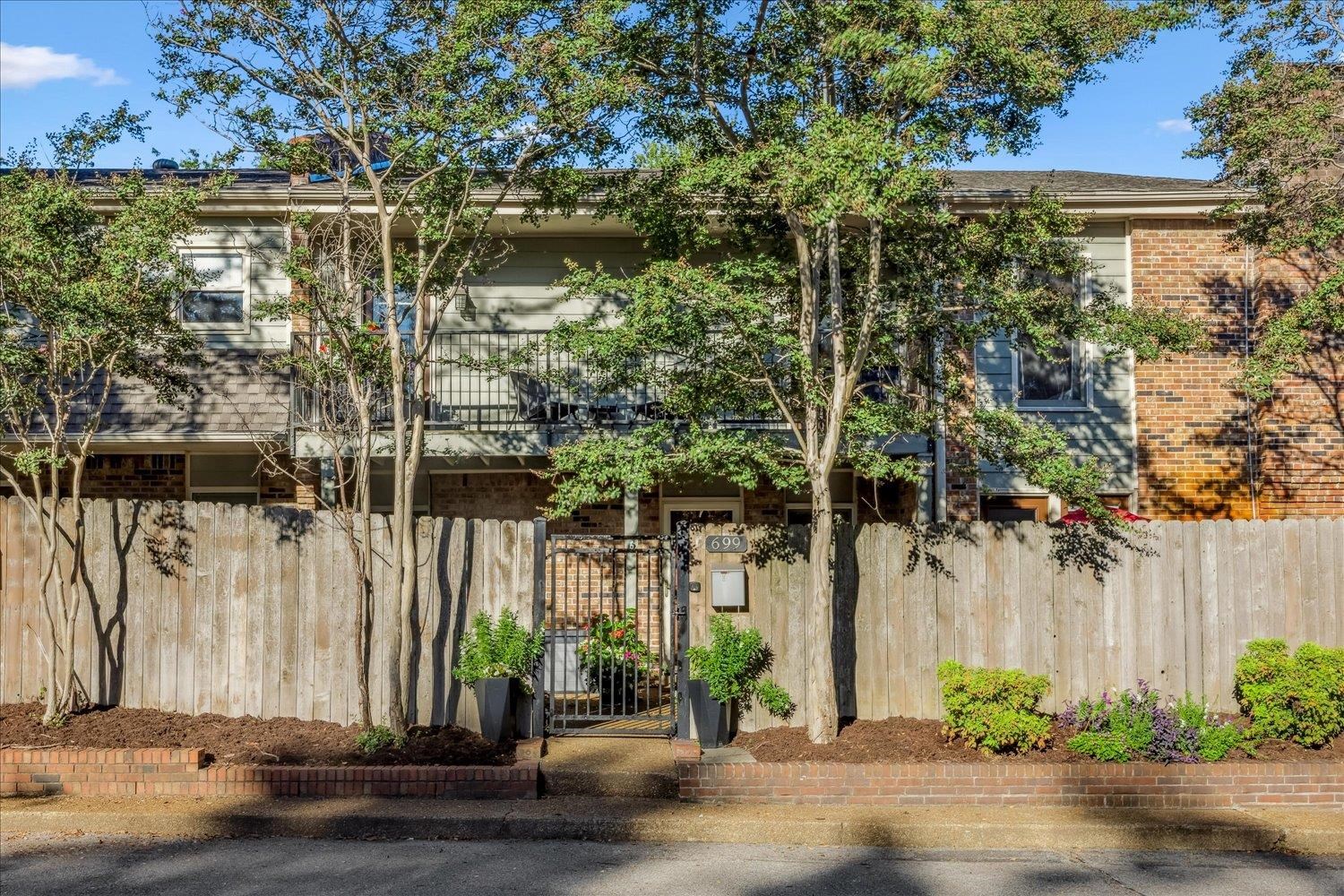 699 HOTCHKISS LN Unit: D
