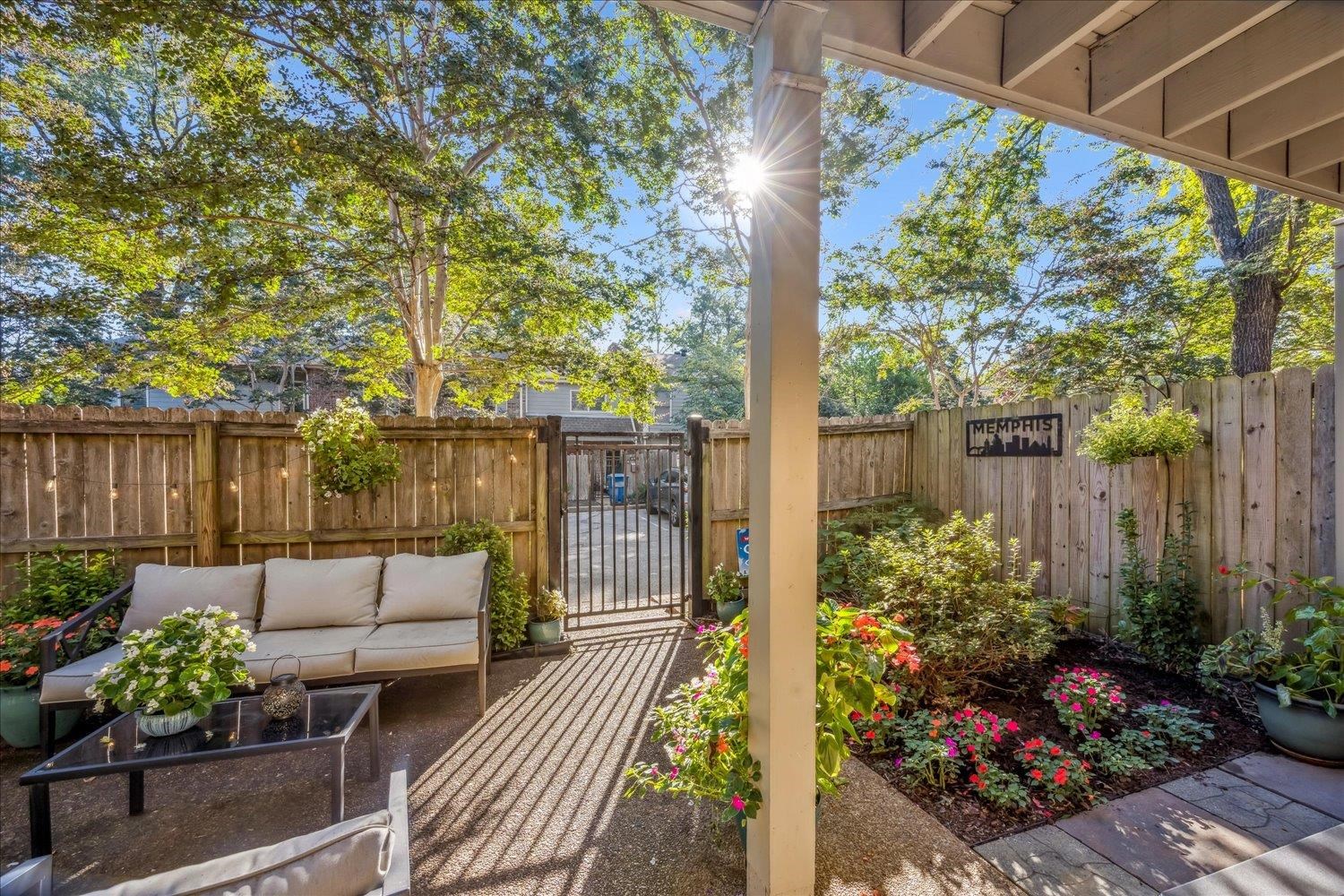 699 HOTCHKISS LN Unit: D