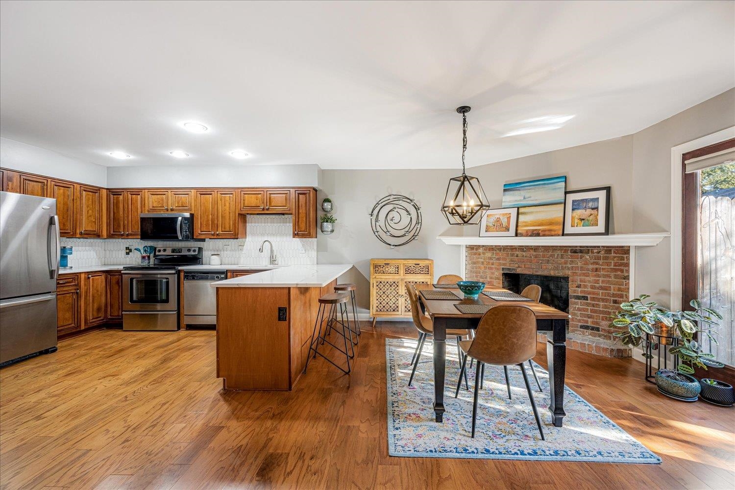 699 HOTCHKISS LN Unit: D