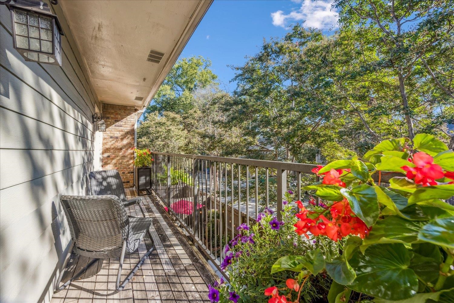 699 HOTCHKISS LN Unit: D
