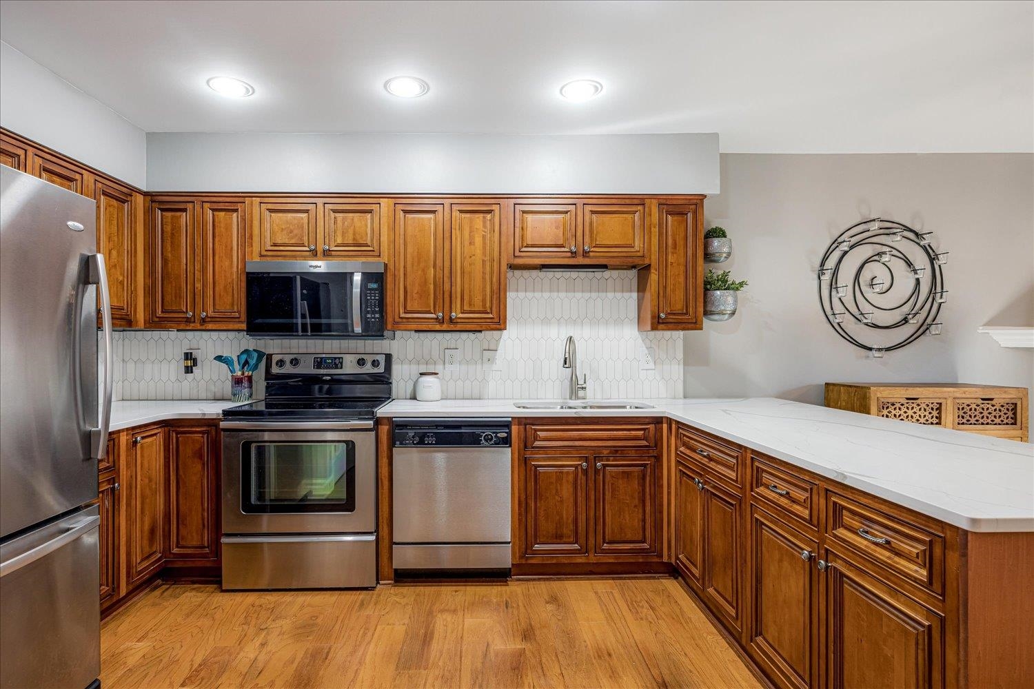699 HOTCHKISS LN Unit: D