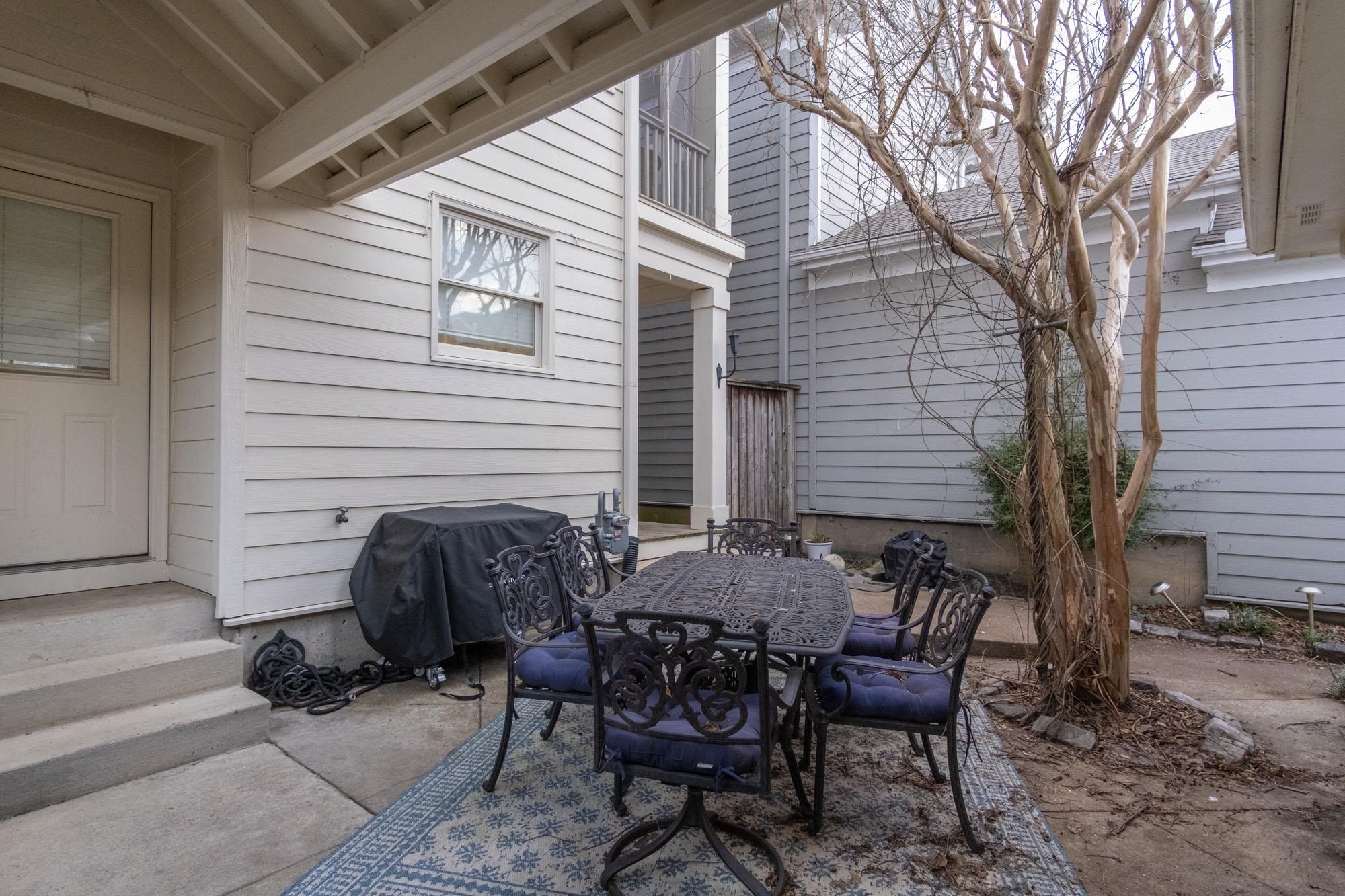 525 RIENZI DR