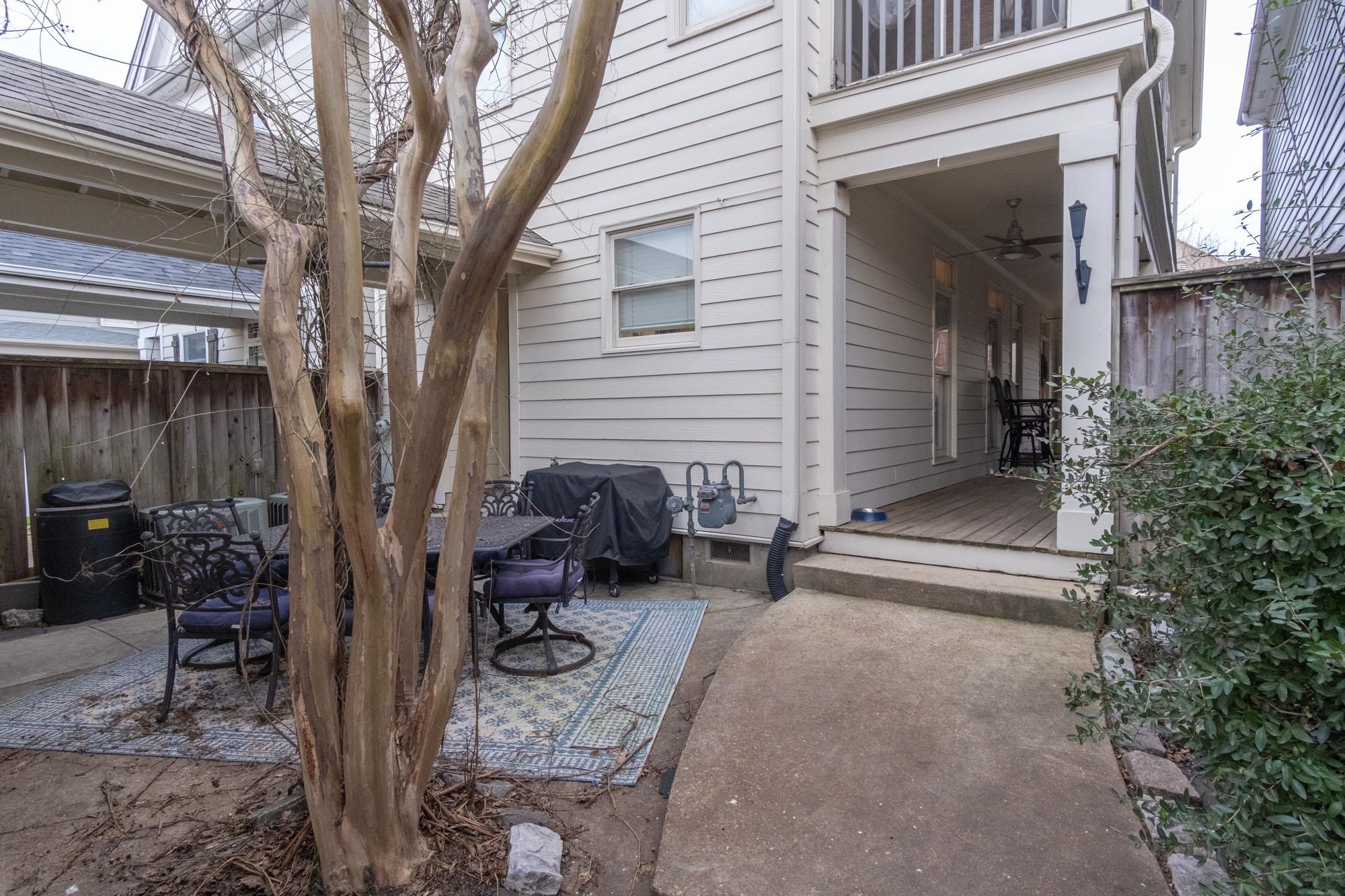 525 RIENZI DR