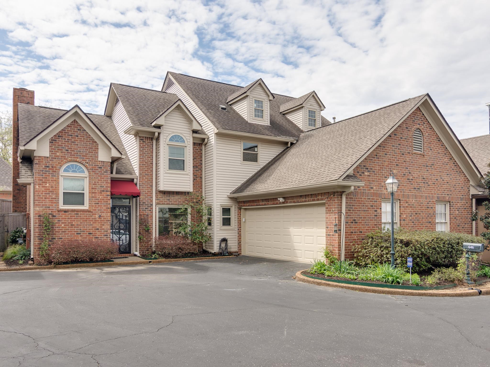 646 AZALEA TERRACE CIR
