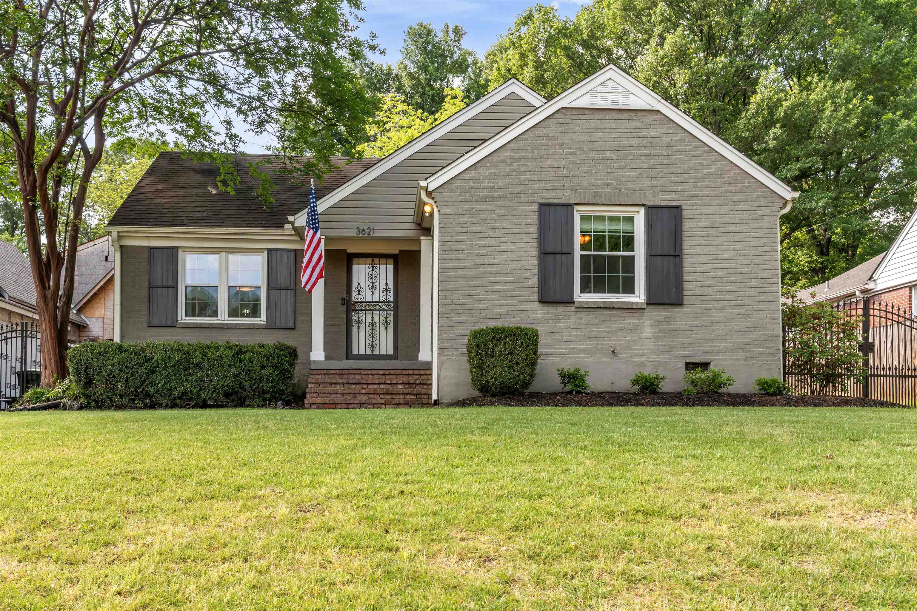3621 AURORA CIR