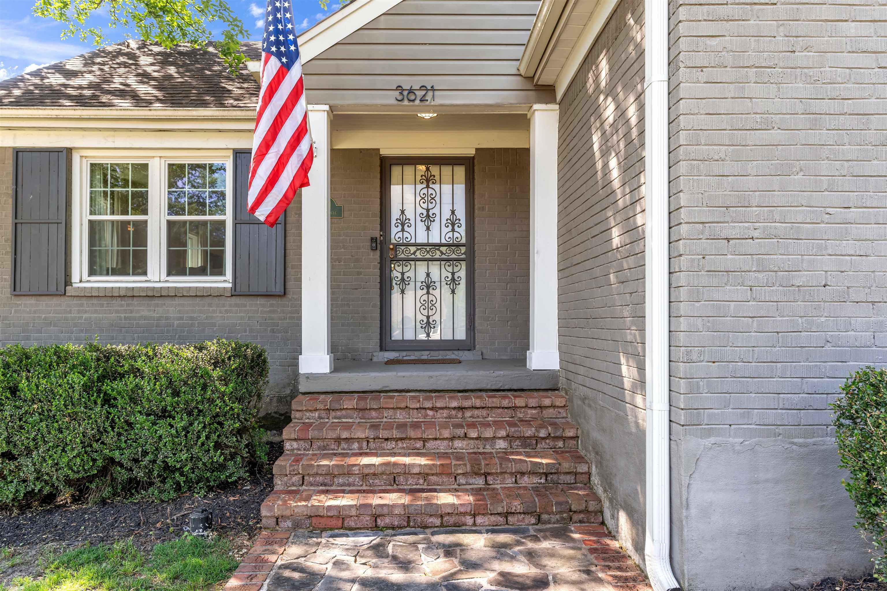3621 AURORA CIR