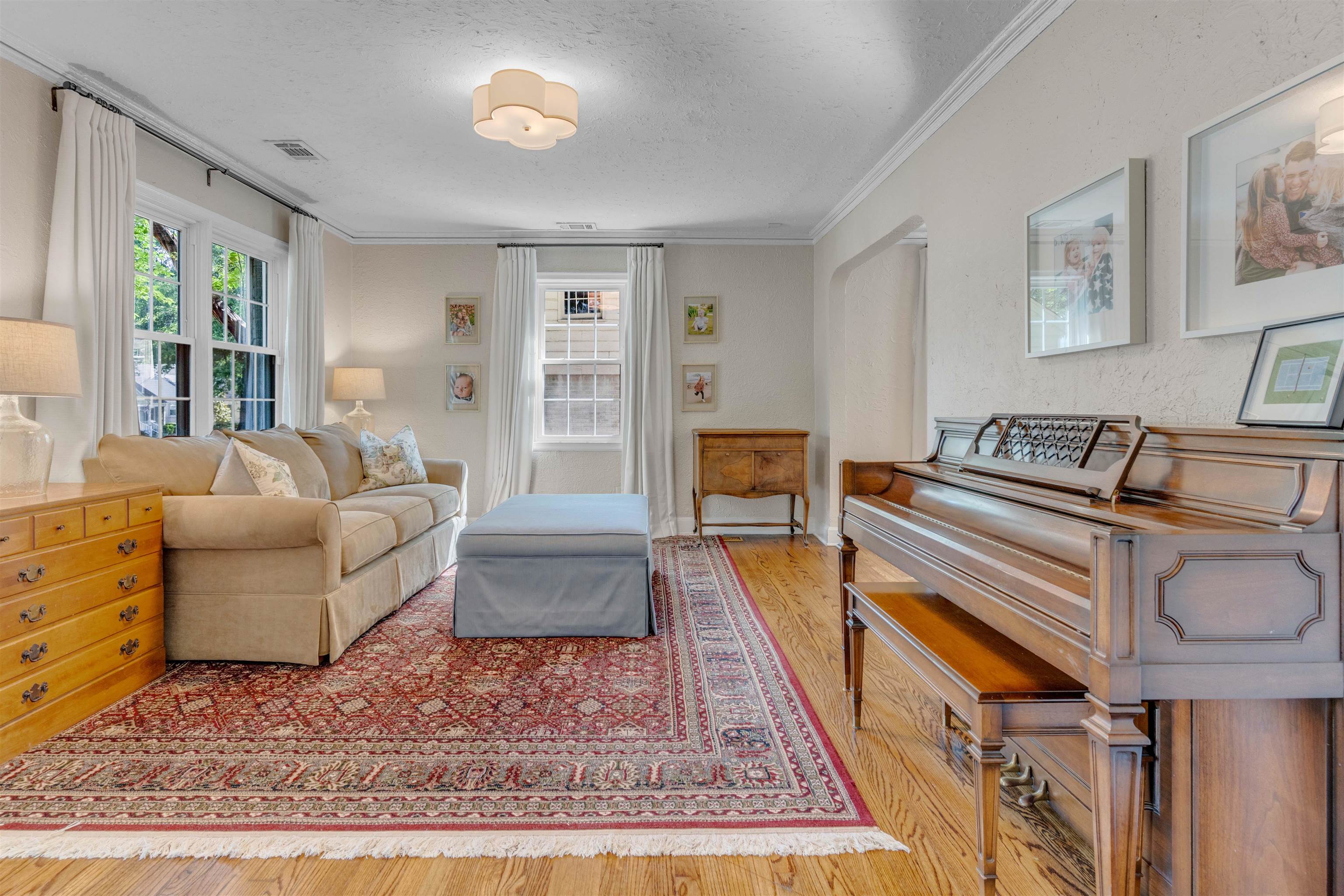 3621 AURORA CIR