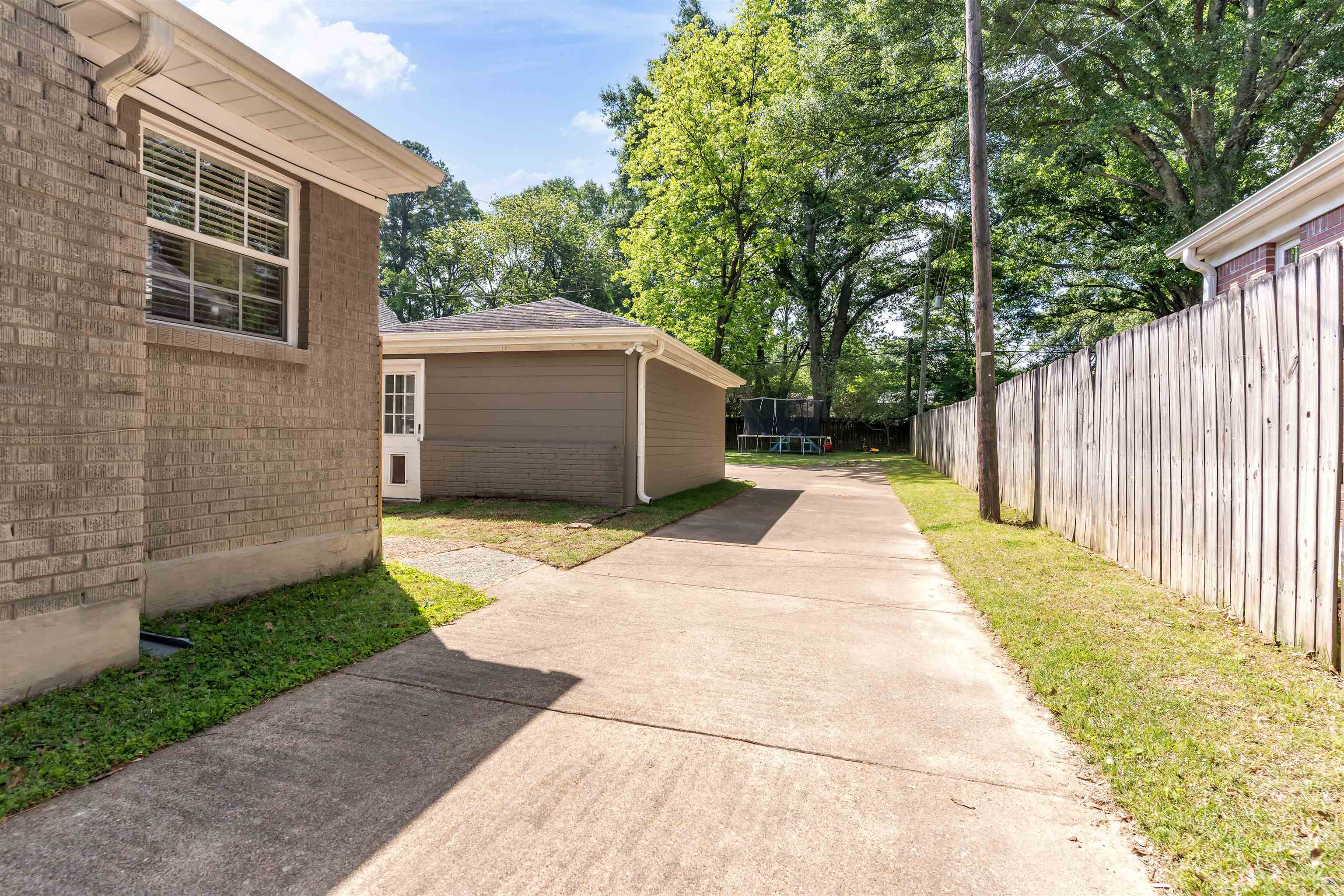 3621 AURORA CIR