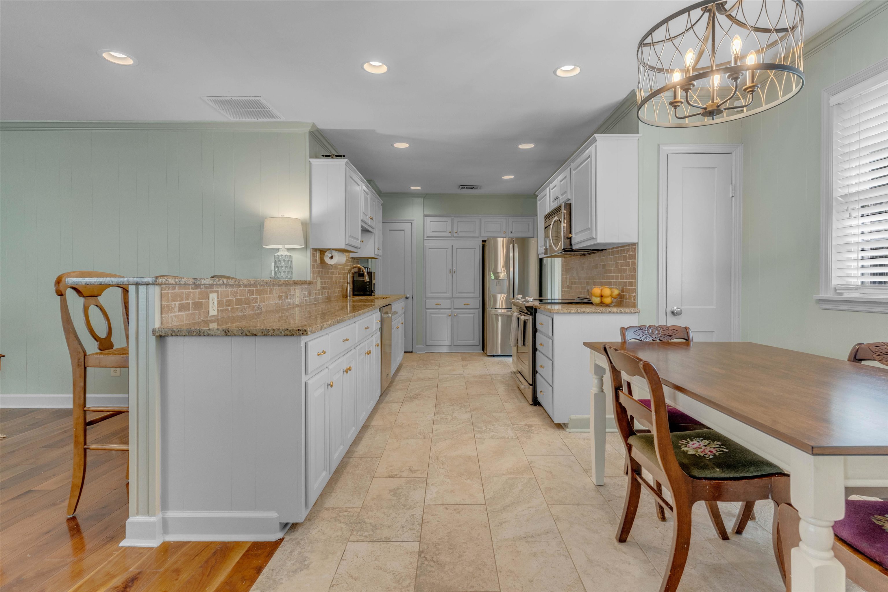 3621 AURORA CIR