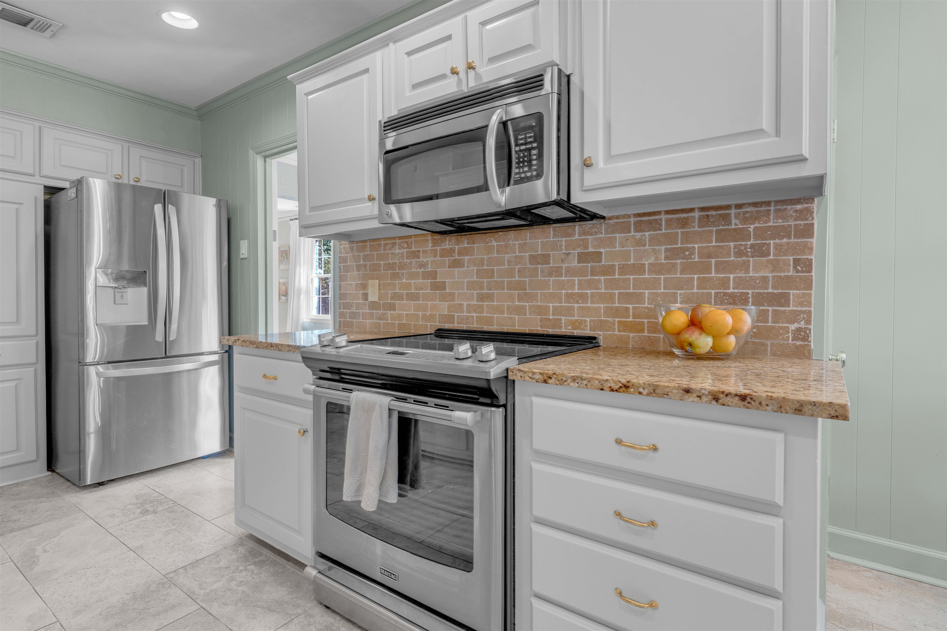 3621 AURORA CIR