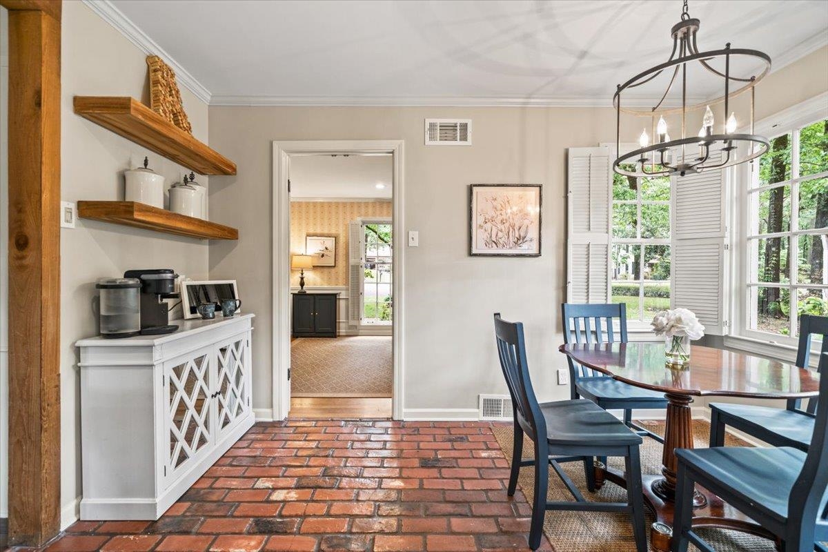 2345 KIRBY WOODS CV