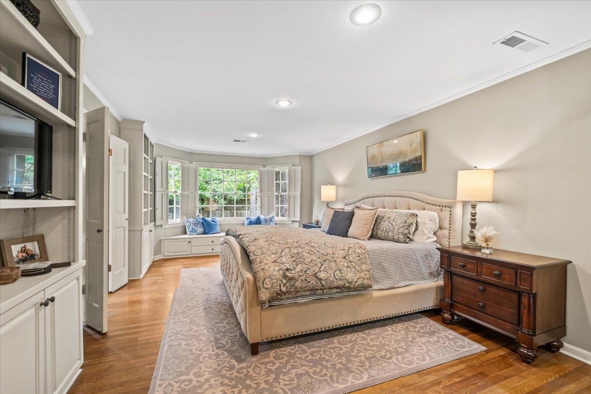 2345 KIRBY WOODS CV