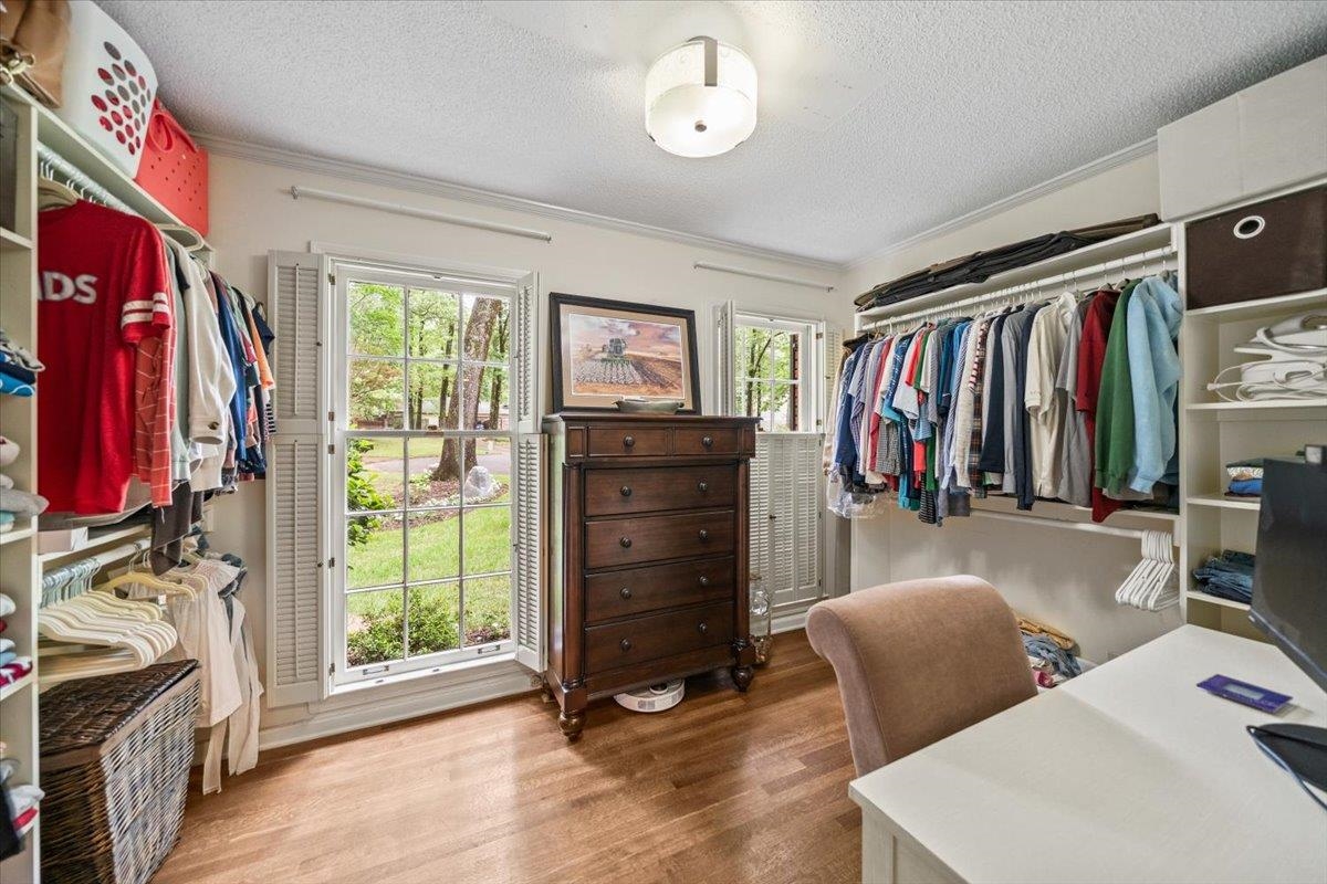 2345 KIRBY WOODS CV