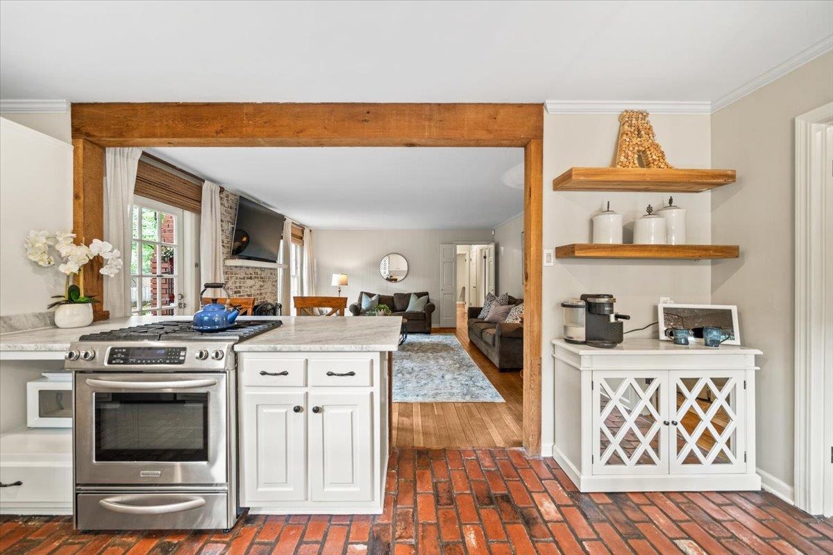 2345 KIRBY WOODS CV
