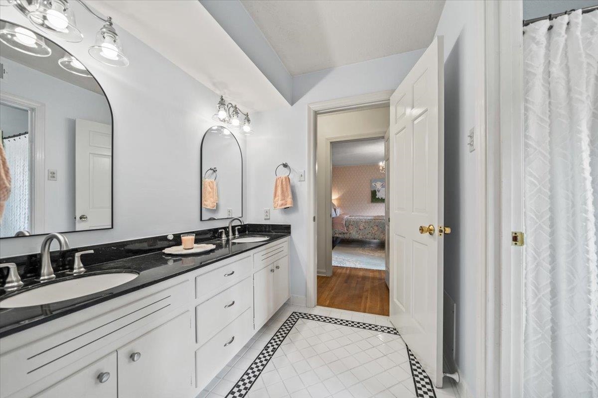 2345 KIRBY WOODS CV