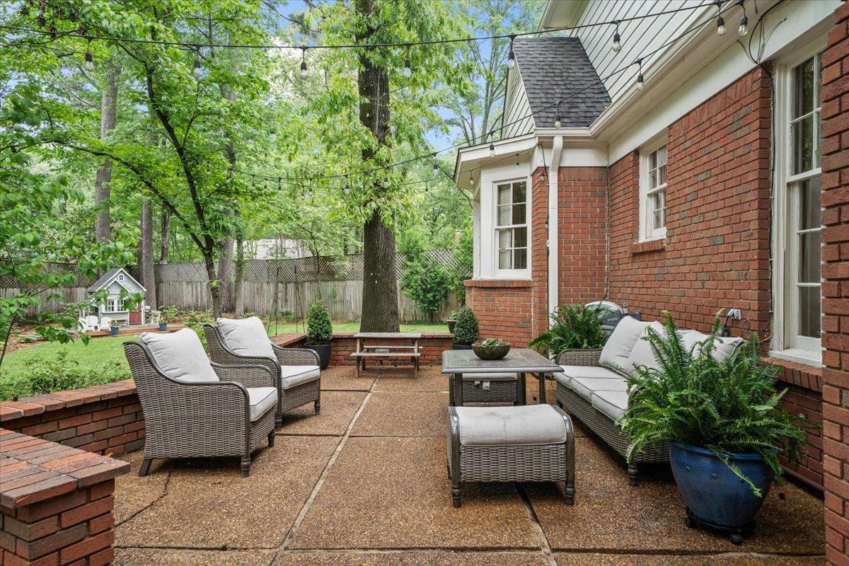 2345 KIRBY WOODS CV