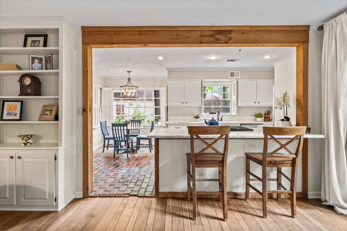 2345 KIRBY WOODS CV